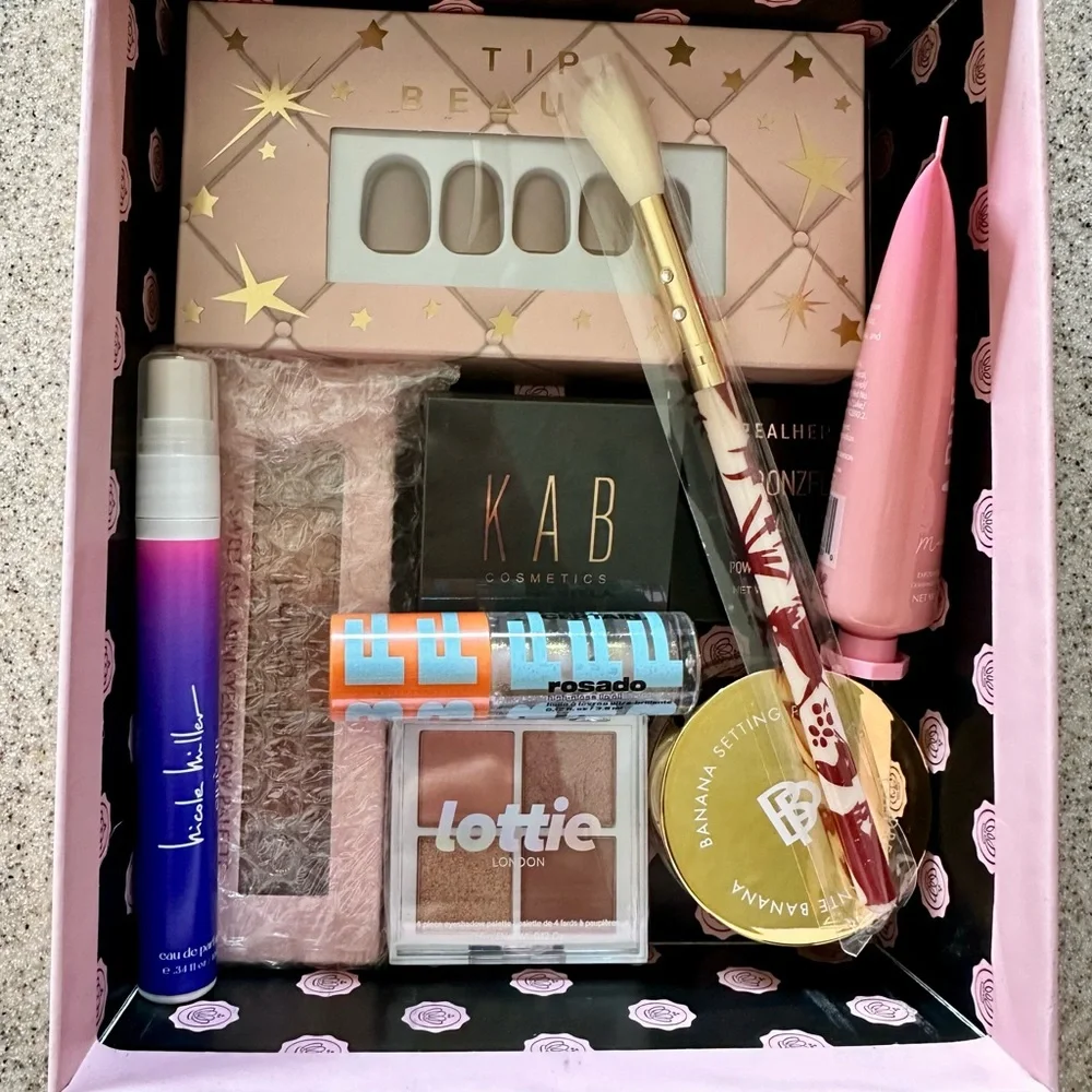 Ipsy/Birchbox Makeup Bundle 👄